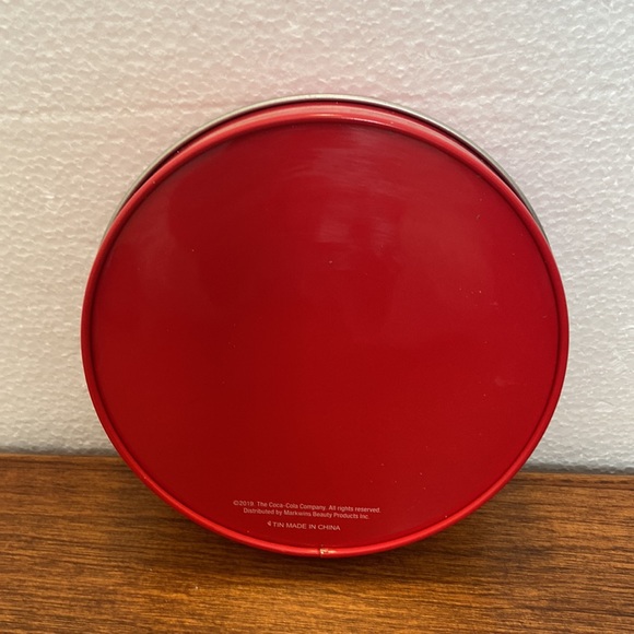 NWOT Coca Cola Collectable Tin. - Picture 2 of 8